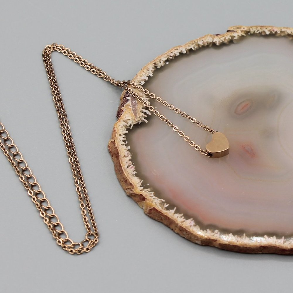 Jewelry necklace alphabet letter V rose gold tone heart love minimalist dainty - Picture 5 of 5